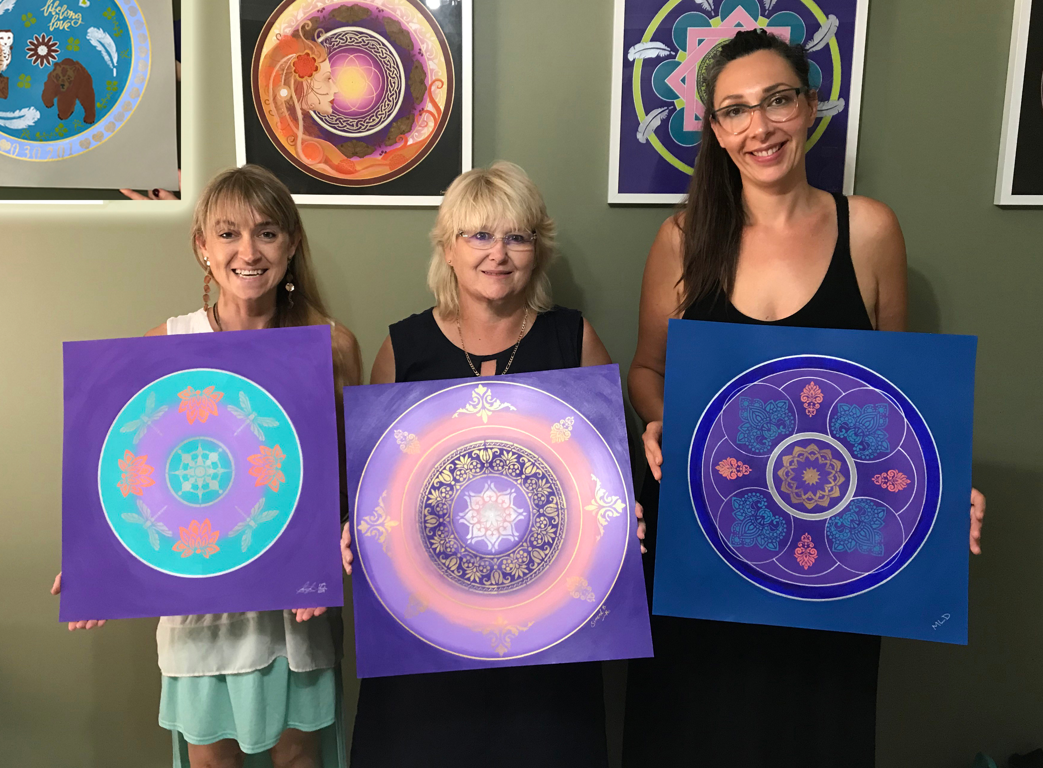 Group Acrylic Mandala Painting Intuitive Art Therapy Workshop with Embarked with Simone in Atwell, South of Perth Western Australia